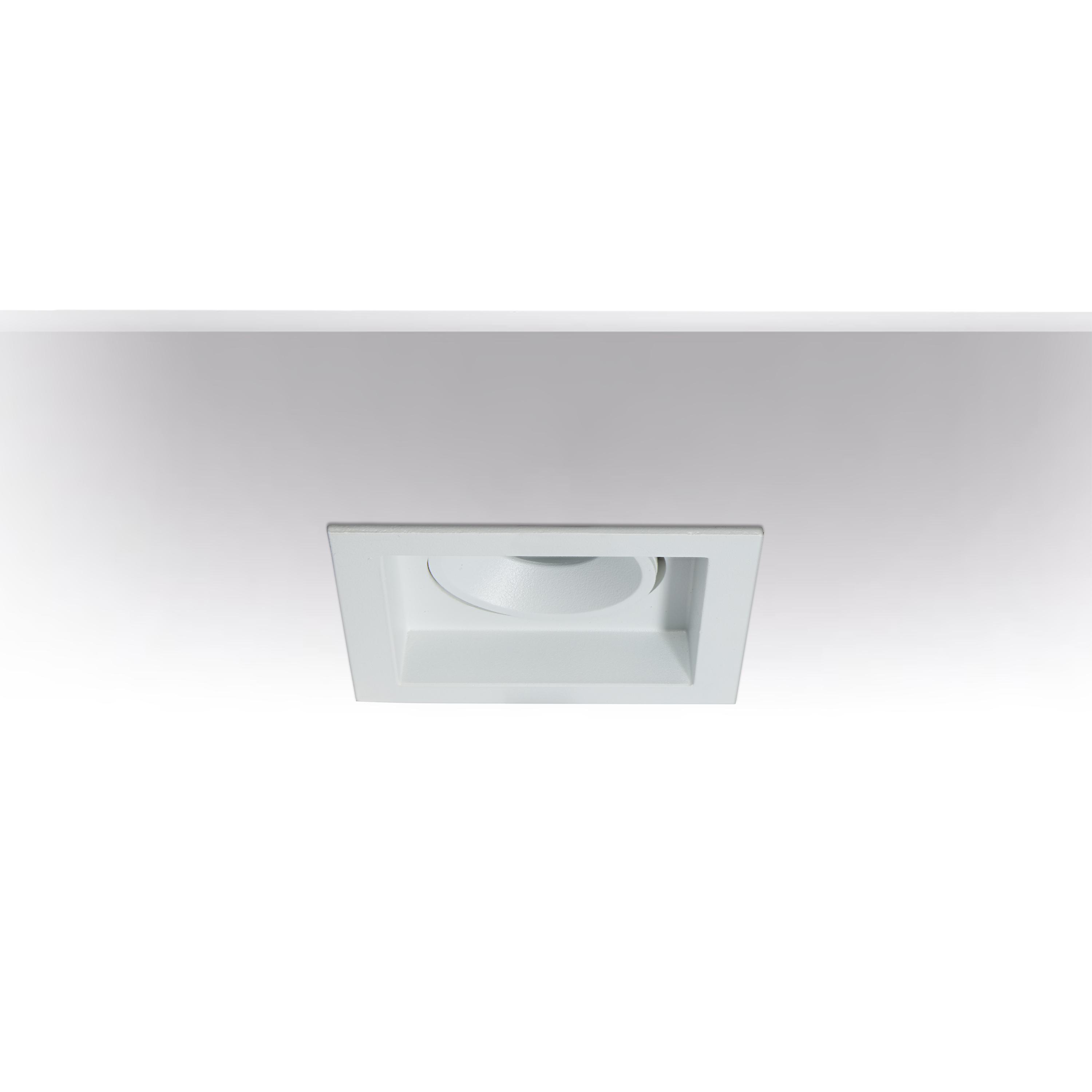 LED светильник встраиваемый влагозащищенный поворотный